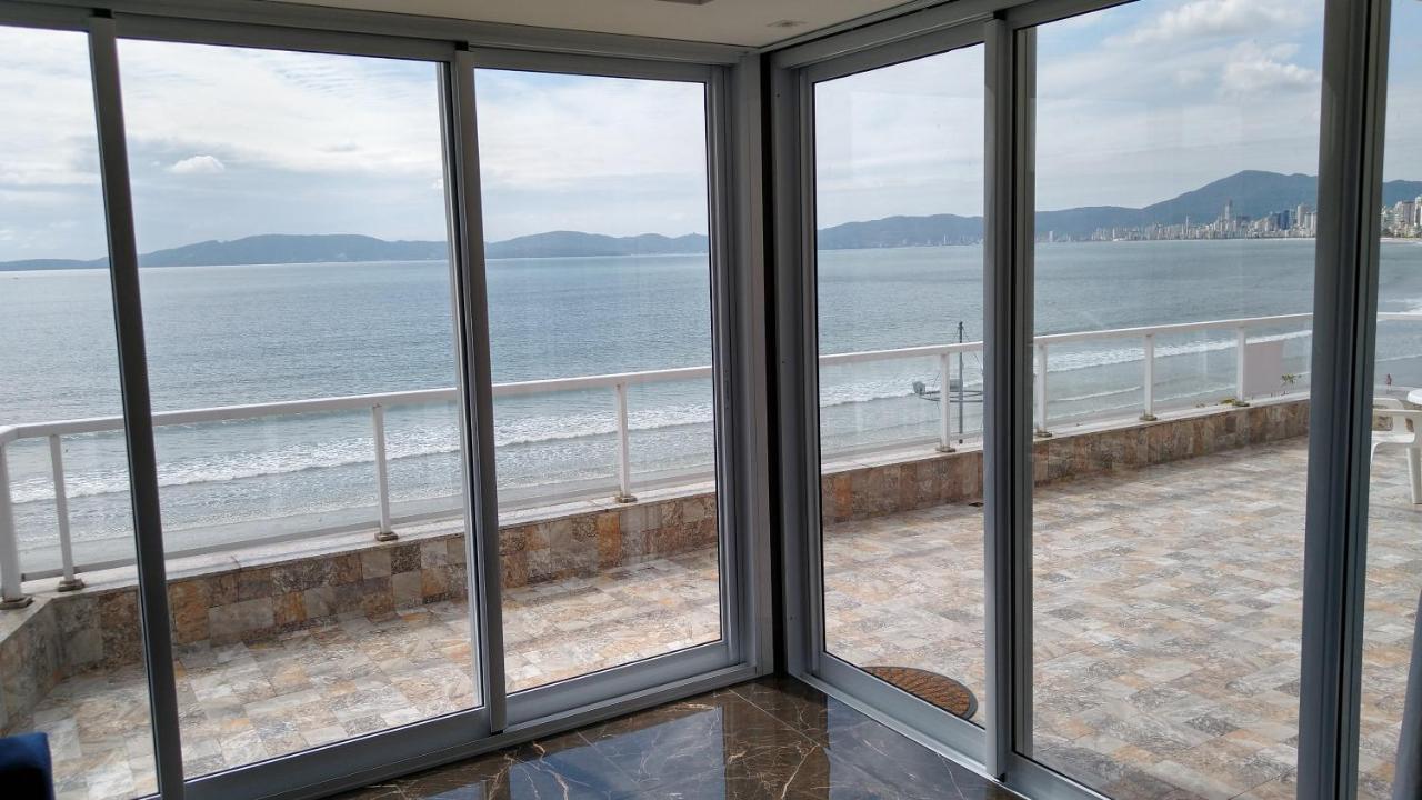 Apartamento De Cobertura Frente Para O Mar Итапема Экстерьер фото